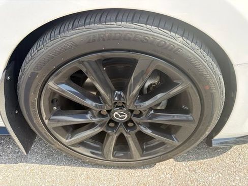 Used 2024 MAZDA MAZDA3 Hatchback w/Premium Plus Pkg AWD/4WD image 9