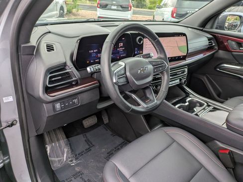 Used 2025 Chevrolet Traverse Z71 w/ Driver Confidence Package AWD/4WD image 14