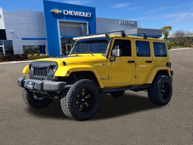 Used 2015 Jeep Wrangler Unlimited Sahara w/ Connectivity Group AWD/4WD image 32
