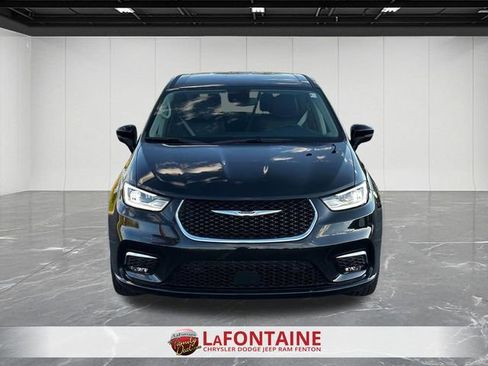 Used 2023 Chrysler Pacifica Touring-L AWD/4WD image 8
