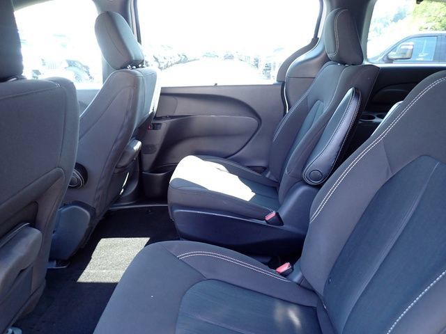 Certified 2020 Chrysler Pacifica Touring w/ S Appearance Package FWD image 14