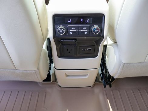 Used 2023 GMC Acadia Denali w/ Denali Ultimate Package FWD image 21