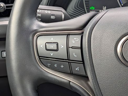 Used 2024 Lexus UX 250h AWD w/ Premium Package image 12