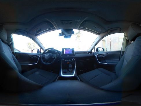 Used 2025 Toyota RAV4 XLE image 44