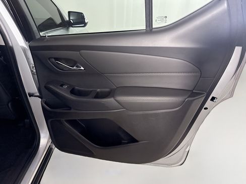 Used 2020 Chevrolet Traverse LT w/ LT Premium Package image 28