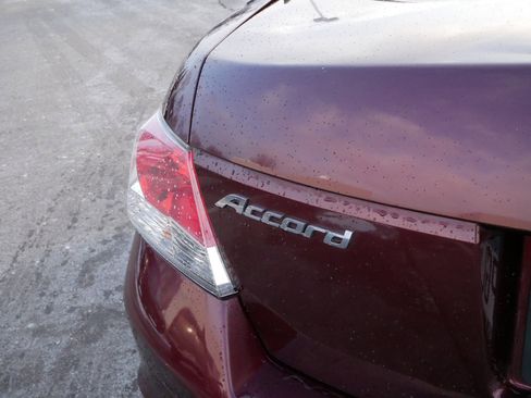 Used 2010 Honda Accord EX-L image 17