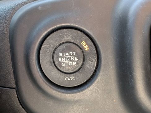 Used 2021 Jeep Wrangler Unlimited Sport image 30