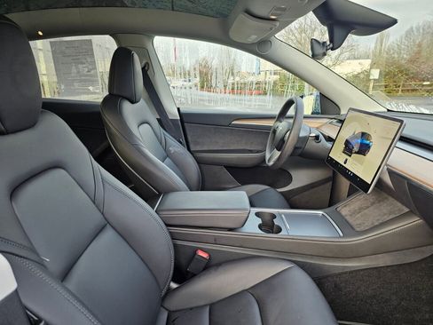 Used 2023 Tesla Model Y Long Range image 8