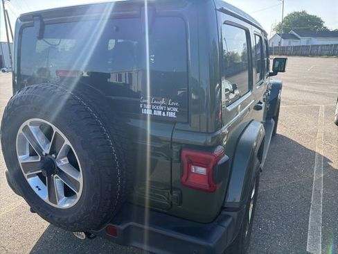 Used 2020 Jeep Wrangler Unlimited Sahara image 5