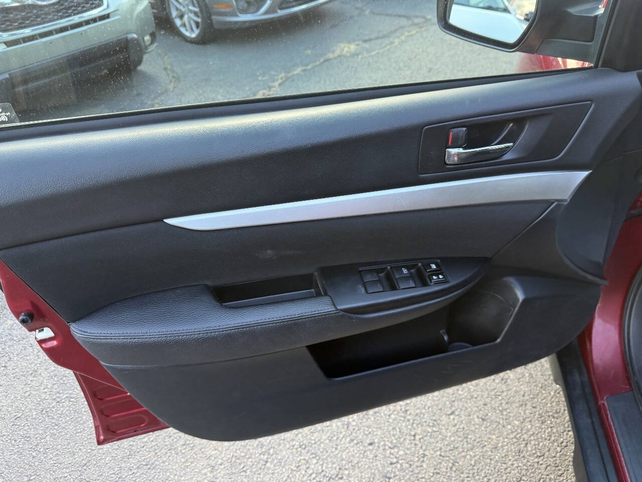 Used 2012 Subaru Outback 2.5i Premium AWD/4WD image 8