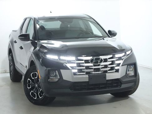 Used 2022 Hyundai Santa Cruz SEL w/ Cargo Package AWD/4WD image 2