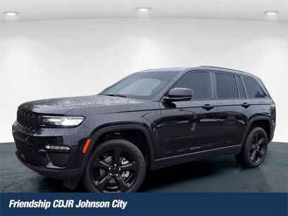 Used 2025 Jeep Grand Cherokee Limited w/ Black Appearance Package