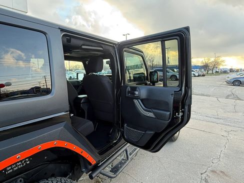 Used 2018 Jeep Wrangler Unlimited Sport S image 22