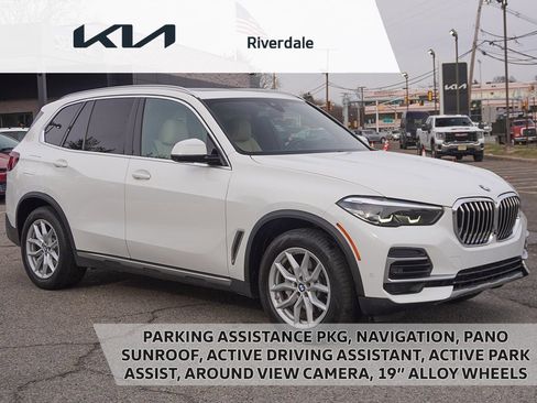 Used 2022 BMW X5 xDrive40i w/ Parking Assistance Package image 1