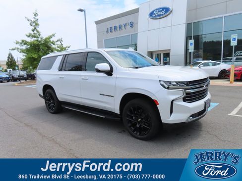 Used 2023 Chevrolet Suburban LT w/ Luxury Package AWD/4WD image 1