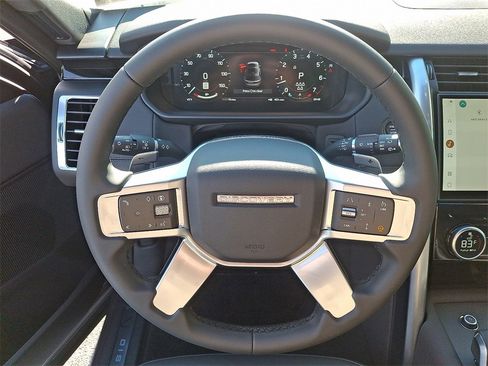 New 2025 Land Rover Discovery S image 11