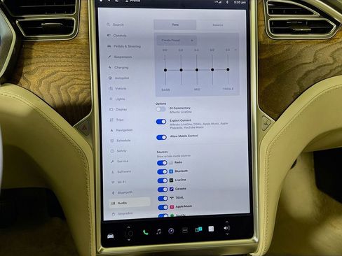 Used 2018 Tesla Model S 75D image 40