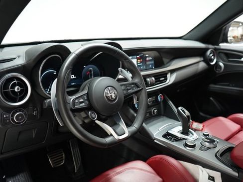 Used 2024 Alfa Romeo Stelvio Veloce image 14