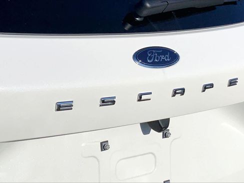 Used 2026 Ford Escape Platinum w/ Equipment Group 601A image 31