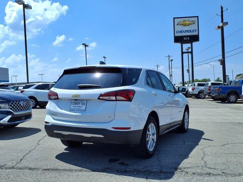 Used 2022 Chevrolet Equinox LT FWD image 2