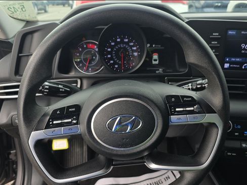 Used 2023 Hyundai Elantra SEL FWD image 12