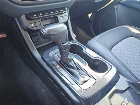 Used 2020 Chevrolet Colorado Z71 image 12