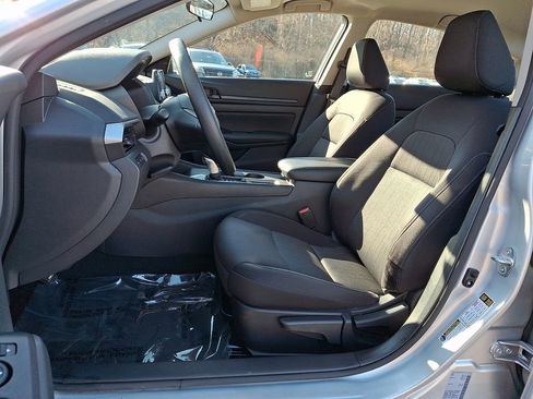 Used 2024 Nissan Altima 2.5 S FWD image 13