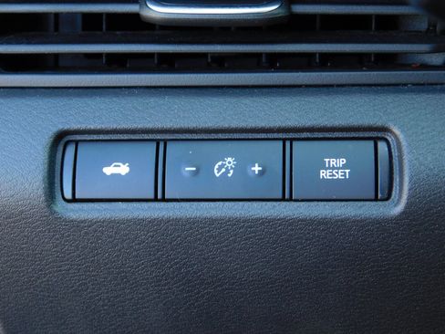 Used 2024 Nissan Altima 2.5 SV FWD image 22