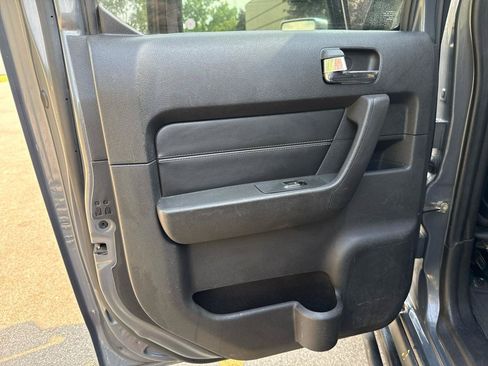 Used 2009 HUMMER H3T Alpha AWD/4WD image 21