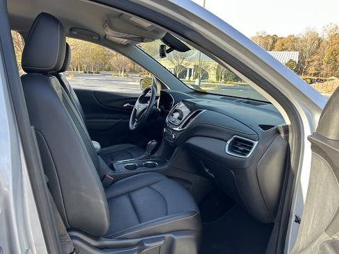 Used 2018 Chevrolet Equinox Premier image 36
