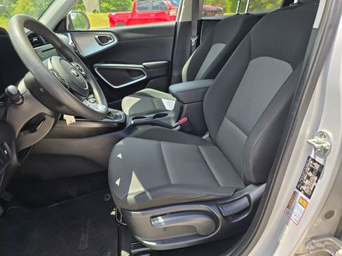Used 2020 Kia Soul LX FWD image 18