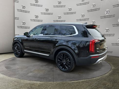Used 2022 Kia Telluride SX w/ SX Prestige Package image 3
