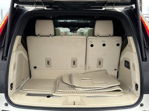 Used 2021 Cadillac Escalade Premium Luxury w/ Driver Assist Tech Package image 32