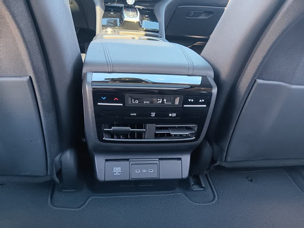 Used 2026 Acura MDX SH-AWD image 15