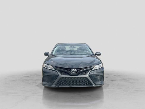 Used 2018 Toyota Camry SE FWD image 9