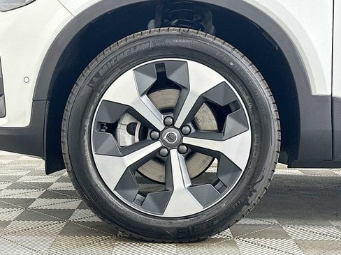 Used 2025 Volvo XC40 B5 Plus w/ Climate Package image 29