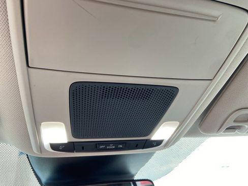 Used 2025 Honda Pilot EX-L image 44