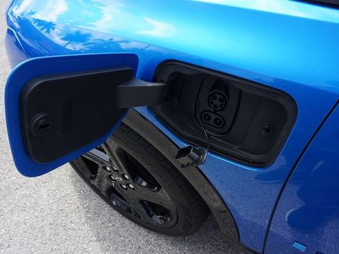 Used 2026 Chevrolet Equinox EV RS FWD image 17