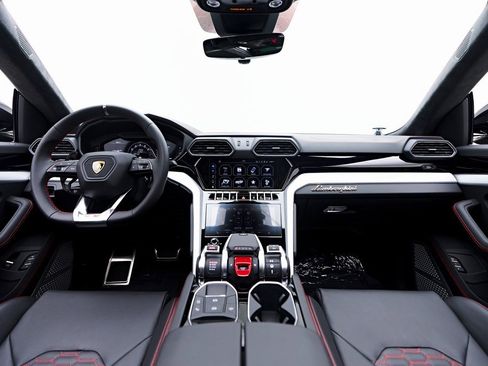 Used 2022 Lamborghini Urus image 57