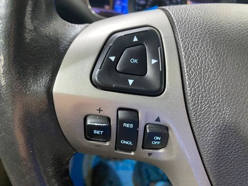 Used 2013 Ford Taurus Limited FWD image 21