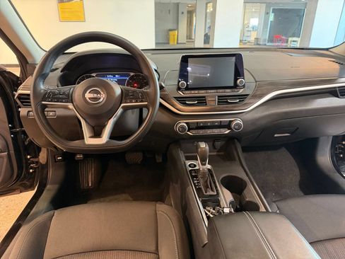 Used 2026 Nissan Altima 2.5 SV FWD image 32