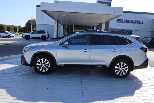 Used 2020 Subaru Outback Premium w/ Popular Package #1 AWD/4WD image 2