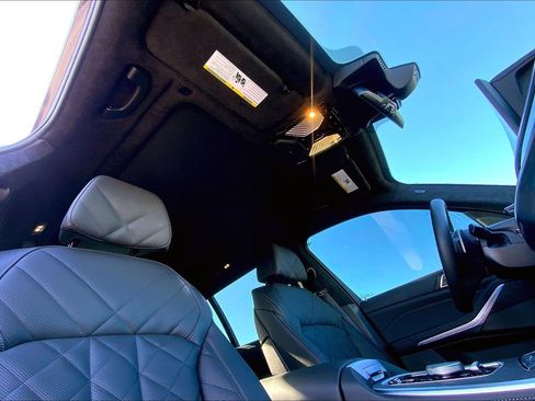 Used 2026 BMW X7 xDrive40i w/ M Sport Package image 13