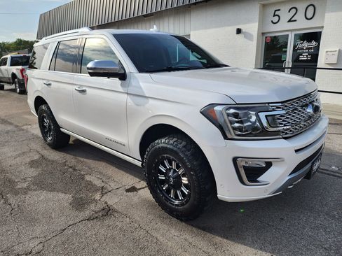 Used 2019 Ford Expedition Platinum image 2