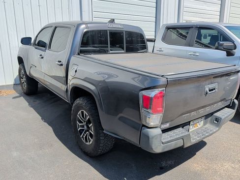 Used 2022 Toyota Tacoma SR5 RWD image 2