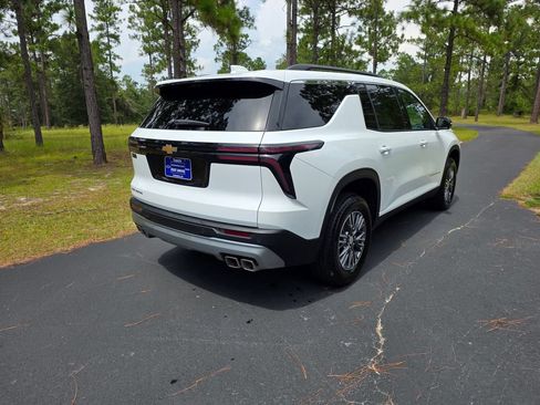 Used 2026 Chevrolet Traverse LT w/ Driver Confidence Package FWD image 5