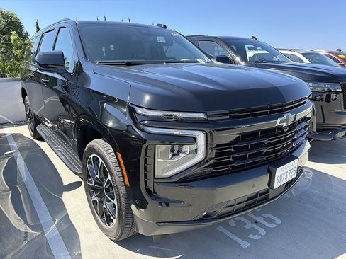 Used 2026 Chevrolet Suburban RST AWD/4WD image 3
