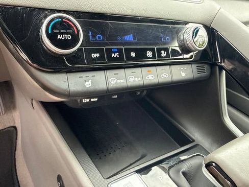 Used 2023 Hyundai Elantra SEL w/ Convenience Package FWD image 10