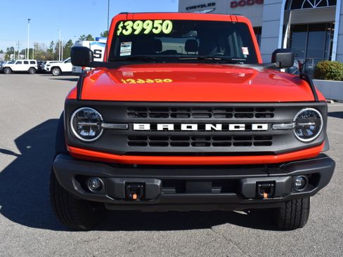 Used 2023 Ford Bronco Black Diamond image 4