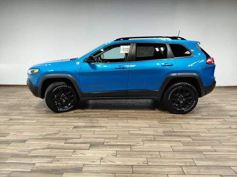 Used 2022 Jeep Cherokee Trailhawk w/ Sound & Nav Group AWD/4WD image 28